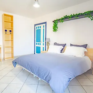 Castle Living , Aeroporto di Catania Fontana Rossa Italia
