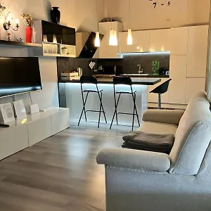 Benvenuti In Casa Peluca! , Mestre Italia